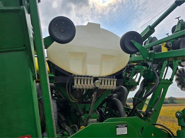 john-deere-1790-image-13