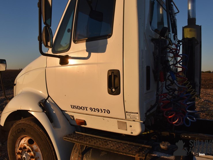 2007-international-8600-image-17