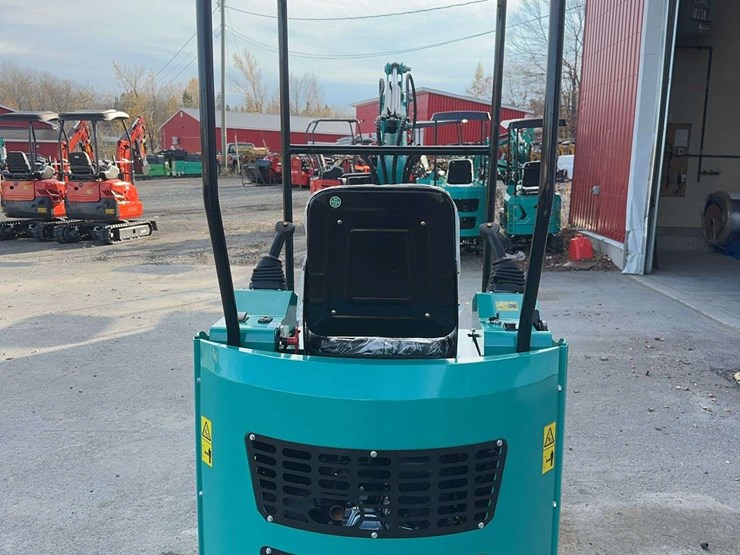 2025-agt-h15z-mini-excavator-image-6