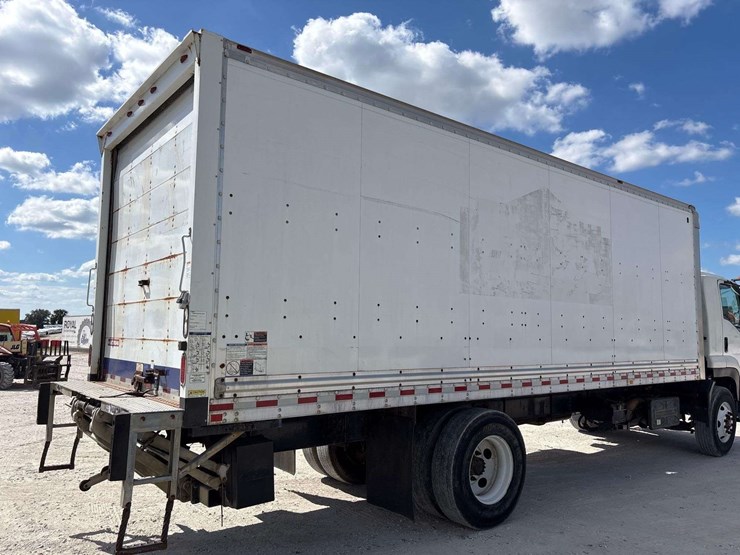 2018-isuzu-ftr-image-9