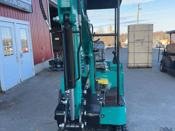 2025-agt-h15z-mini-excavator-image-2