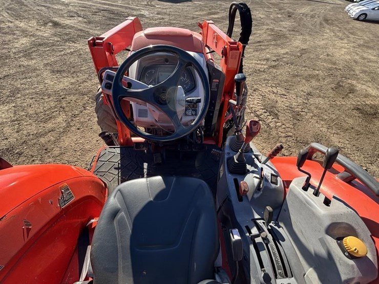 2018-kubota-m5-111d-image-27