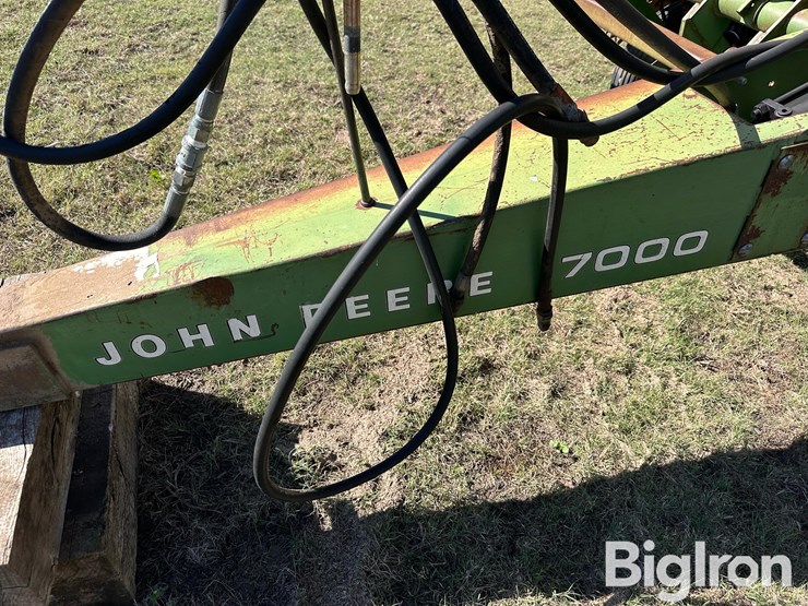 john-deere-7000-image-10