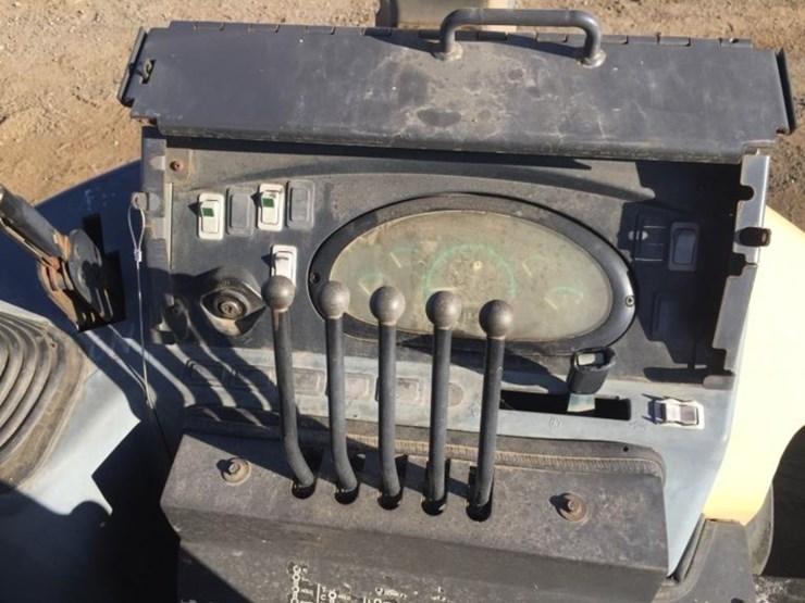 2005-new-holland-lv80-image-6