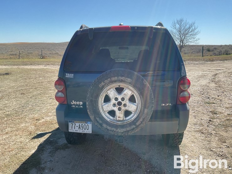 2005-jeep-liberty-sport-image-6