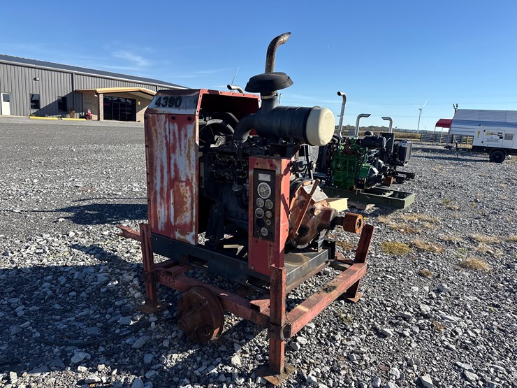 case-ih-4390-image-4