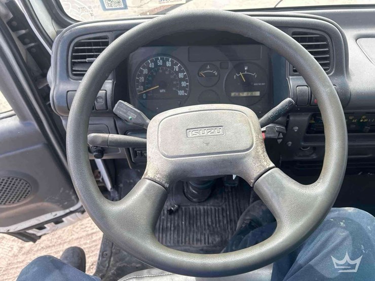 2002-isuzu-npr-image-13