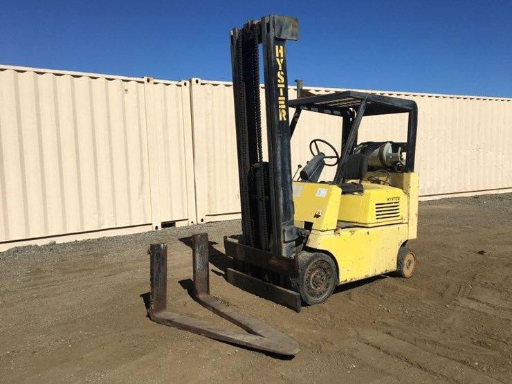 hyster-industrial-forklift,-image-1