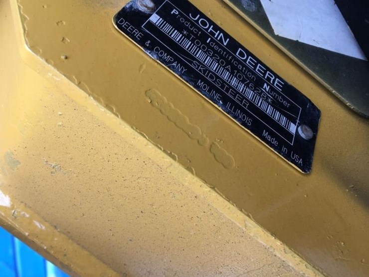 2005-john-deere-320-image-10