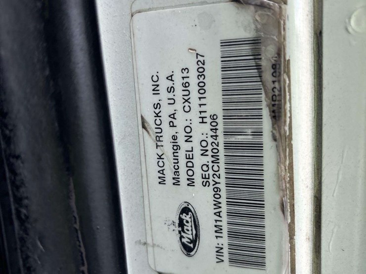 2012-mack-cxu613-day-cab-t/a-wet-kit-truck-tractor-image-26