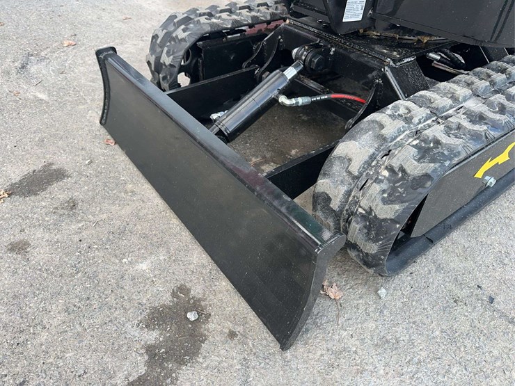 2025-agt-mh12z-mini-excavator-image-10