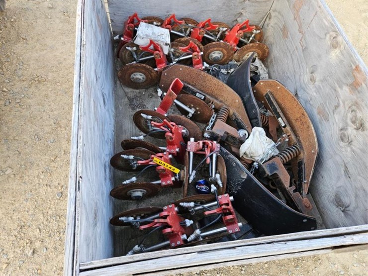 #3144-•-crate-white-planer-parts,-stalk-stompers-image-2