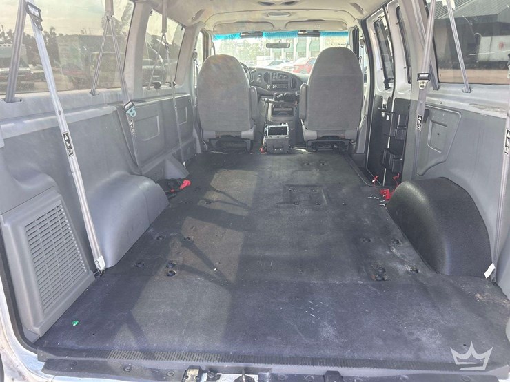 2003-ford-e250-image-26