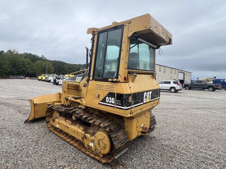 2003-caterpillar-d3g-xl-image-3