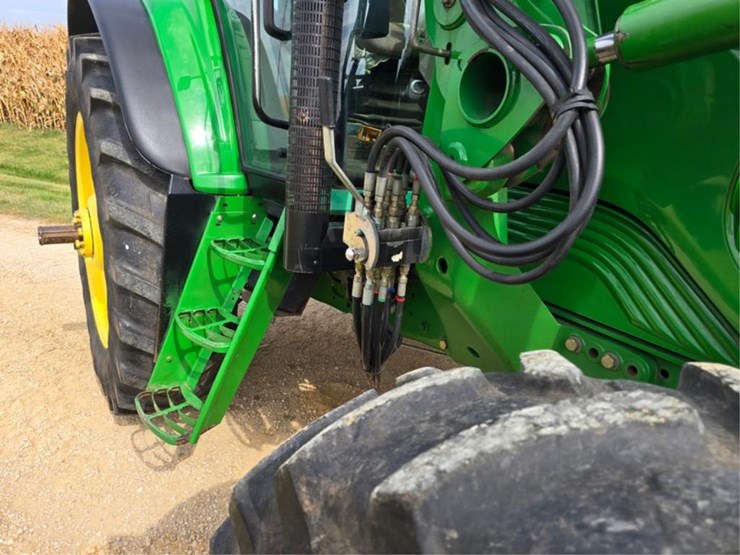 john-deere-7520-image-29