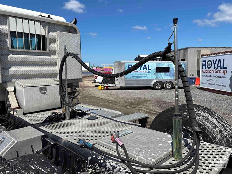 2007-kenworth-t800-image-18