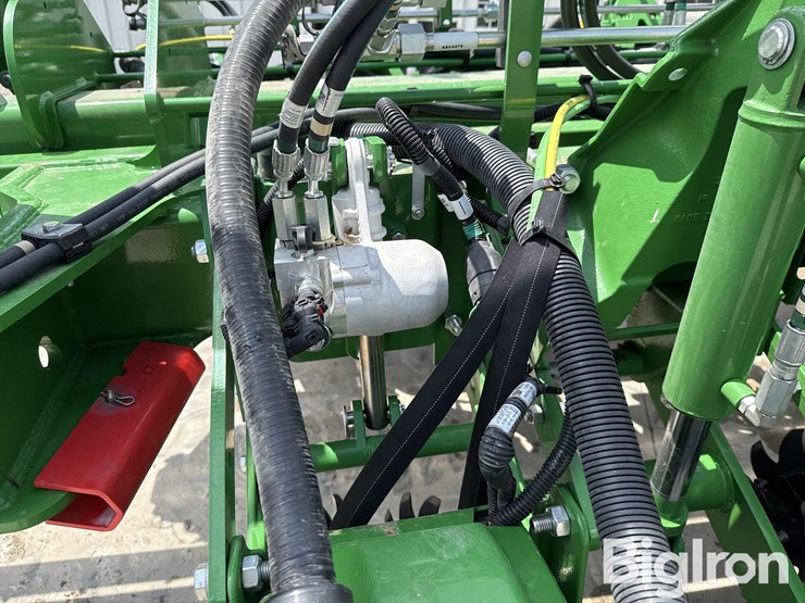 2022-john-deere-1775-image-13
