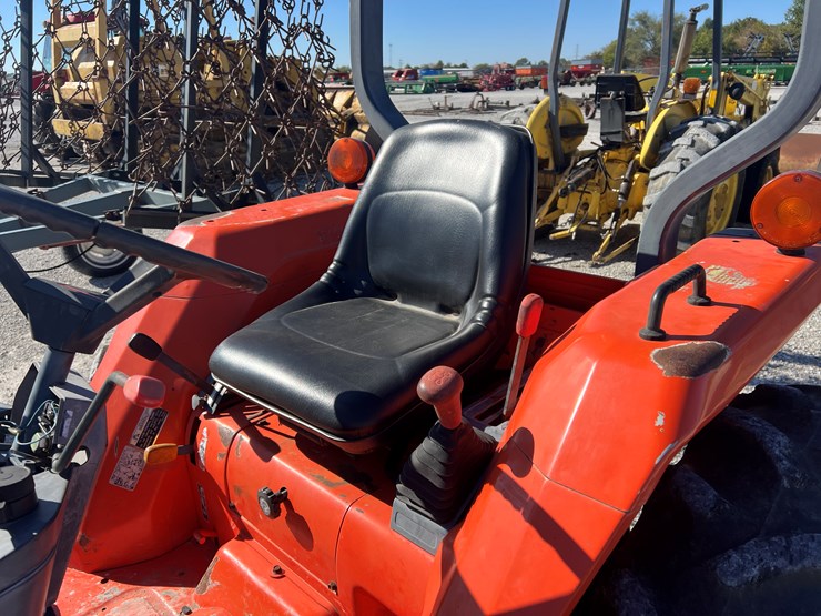 kubota-l2900-image-11