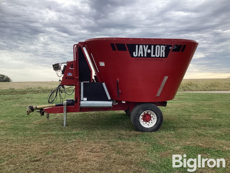 2022-jay-lor-5425-image-8