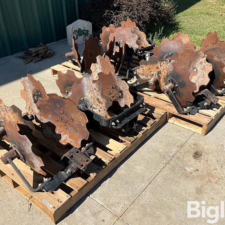 Anhydrous Toolbar Row Closing Units