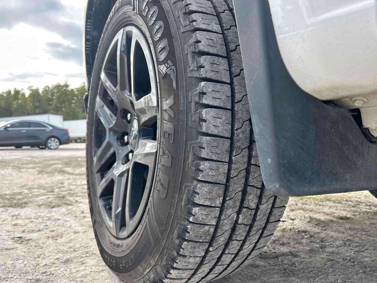 2021-chevrolet-silverado-1500-image-28