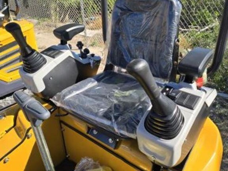 cfg-mini-excavator-qk20r-with-hydraulic-thumb-image-5