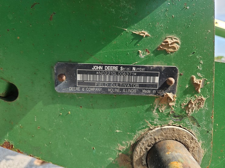 john-deere-2210-image-12