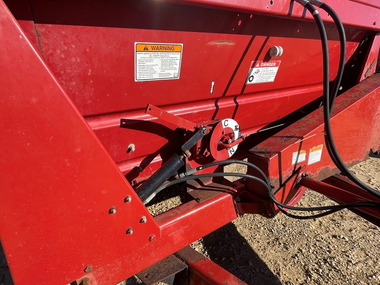 new-holland-195-image-8