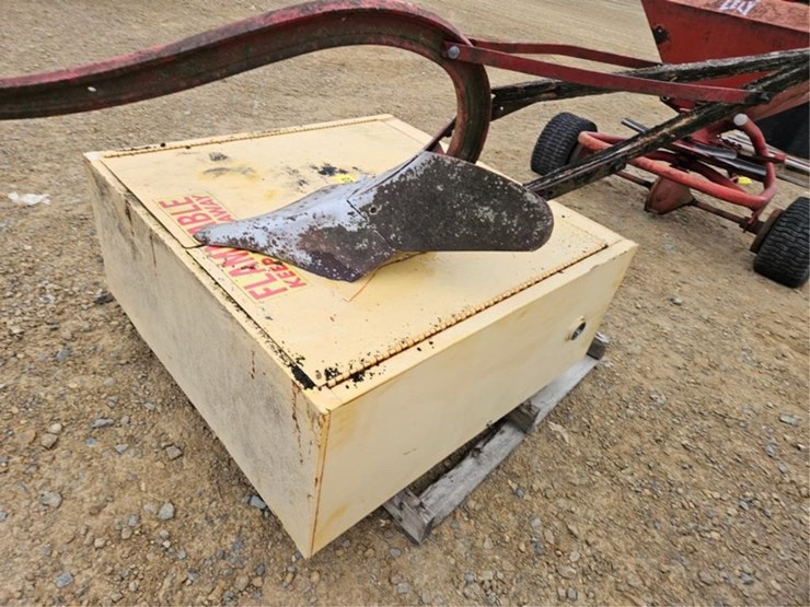 #3123-•-fire-proof-cabinet-image-4