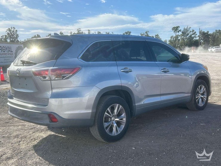 2015-toyota-highlander-image-3