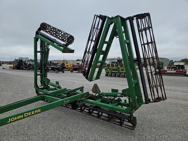 2002-john-deere-200-image-10