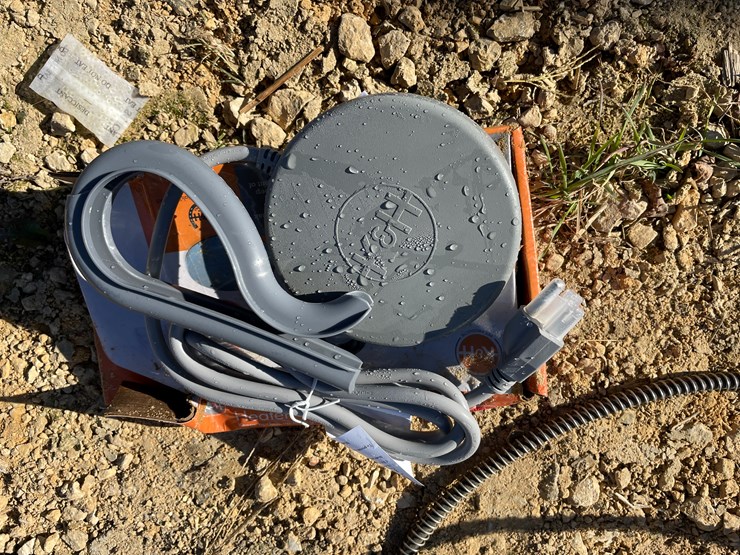 #5953-•-(1)-bucket-heater-and-(2)-tank-heaters-image-3