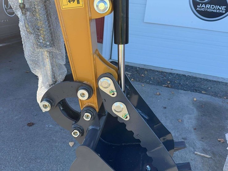 2025-cfg-qk18r-mini-excavator-image-9