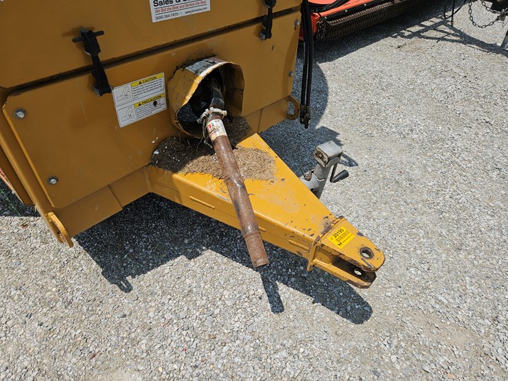 2012-haybuster-h1000-image-2