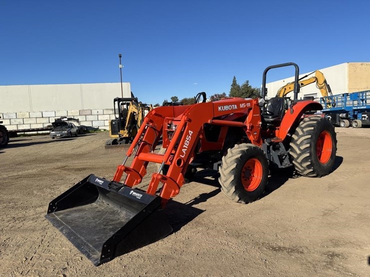 2018-kubota-m5-111d-image-1