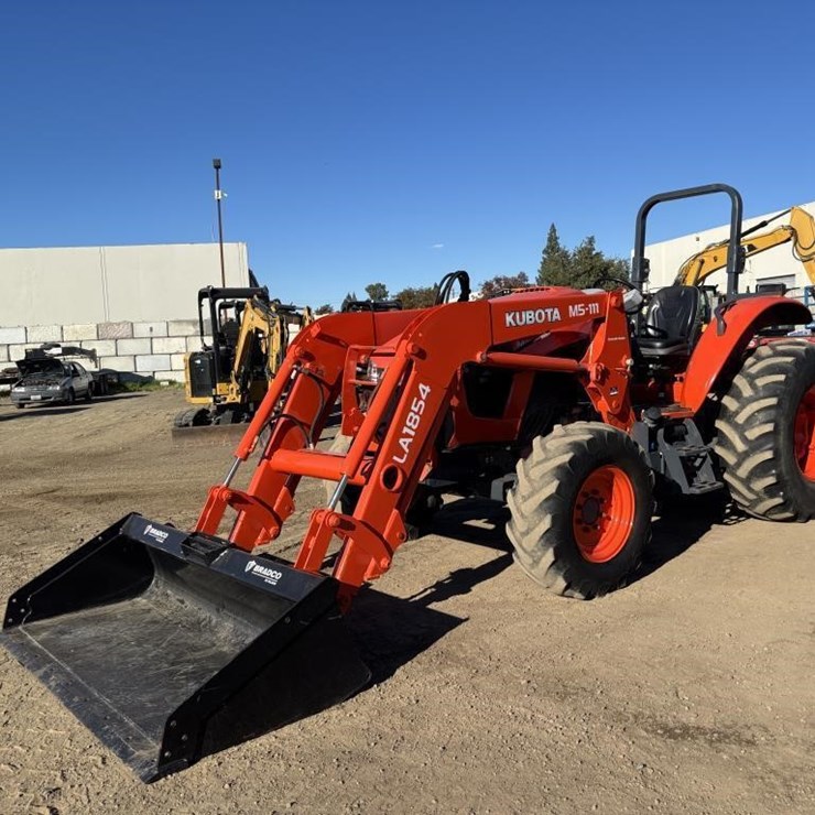 2018 KUBOTA M5-111D