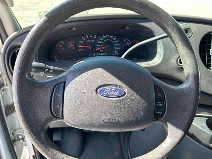 2007-ford-e350-image-14