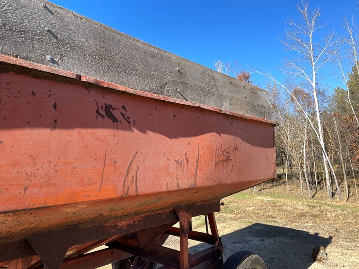 #5931-•-gravity-box-on-running-gear-image-21