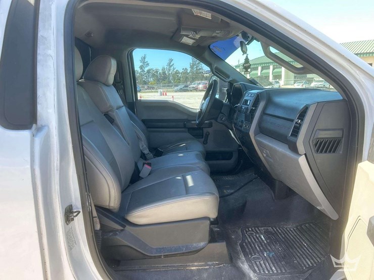 2017-ford-f350-image-26