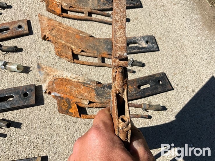 mag-38-anhydrous-knives-image-19