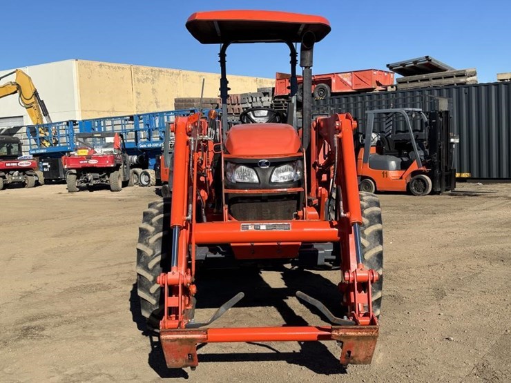 2019-kubota-m7060d-image-6