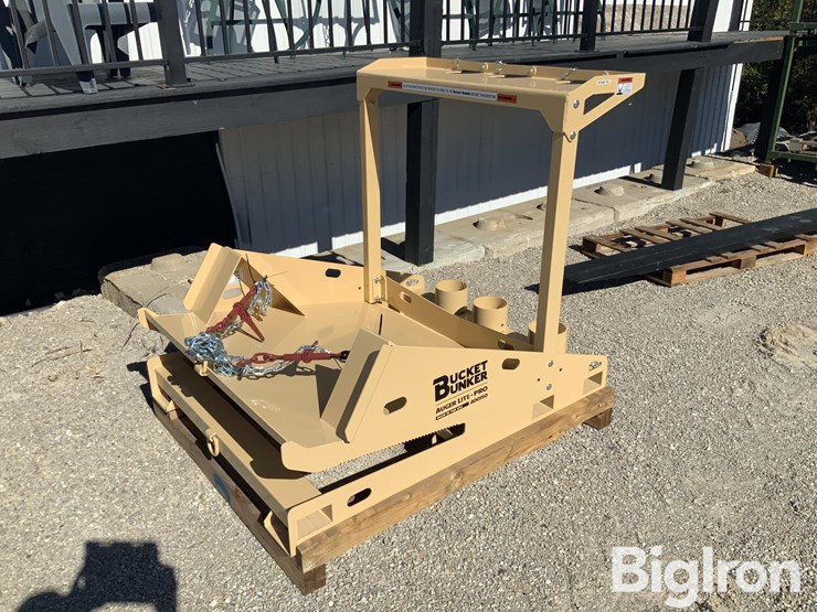 bucket-bunker-400150-load-&-go-attachment-rack-image-1