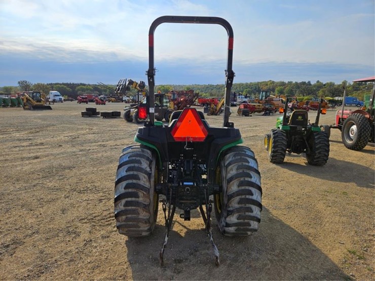 john-deere-3038e-image-4