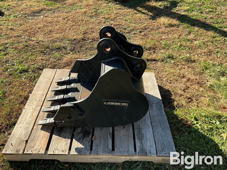 2023-landhero-cat305/306-mini-excavator-bucket-image-8