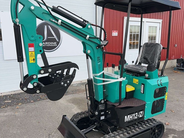 2025-agt-mh12z-mini-excavator-image-1