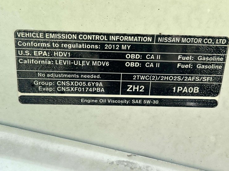 2012-nissan-nv2500hd-image-10