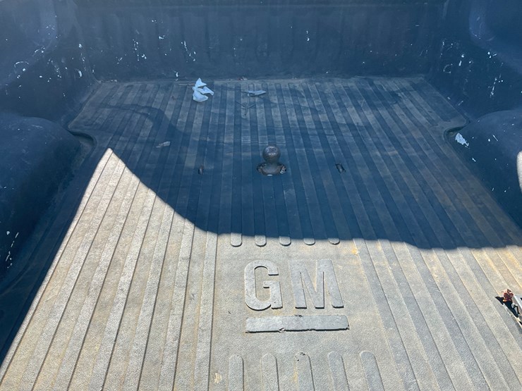 2015-chevrolet-silverado-image-4