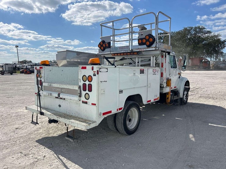 2002-international-4700-image-3