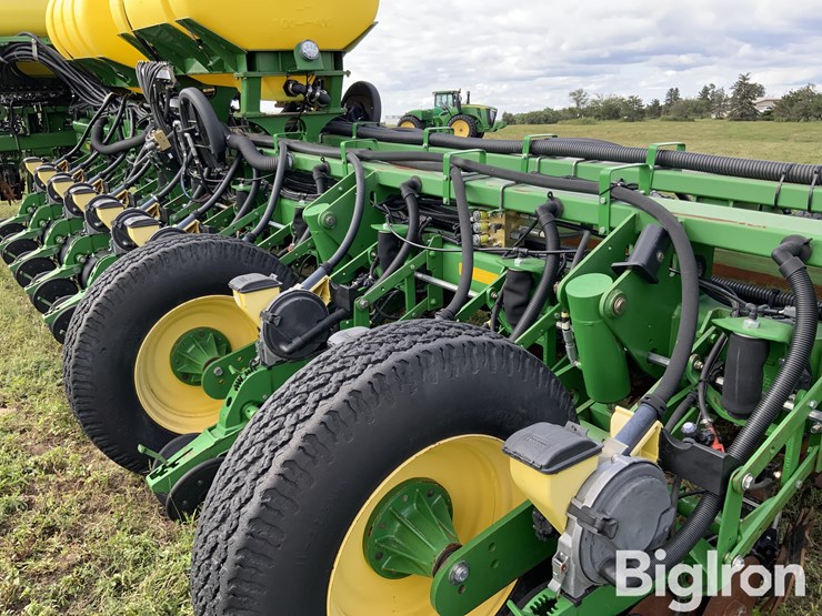 john-deere-1770nt-image-18