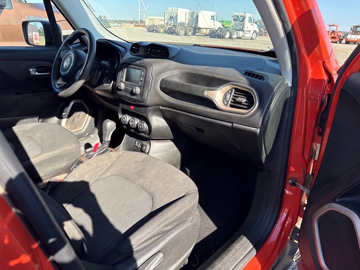 2017-jeep-renegade-image-17